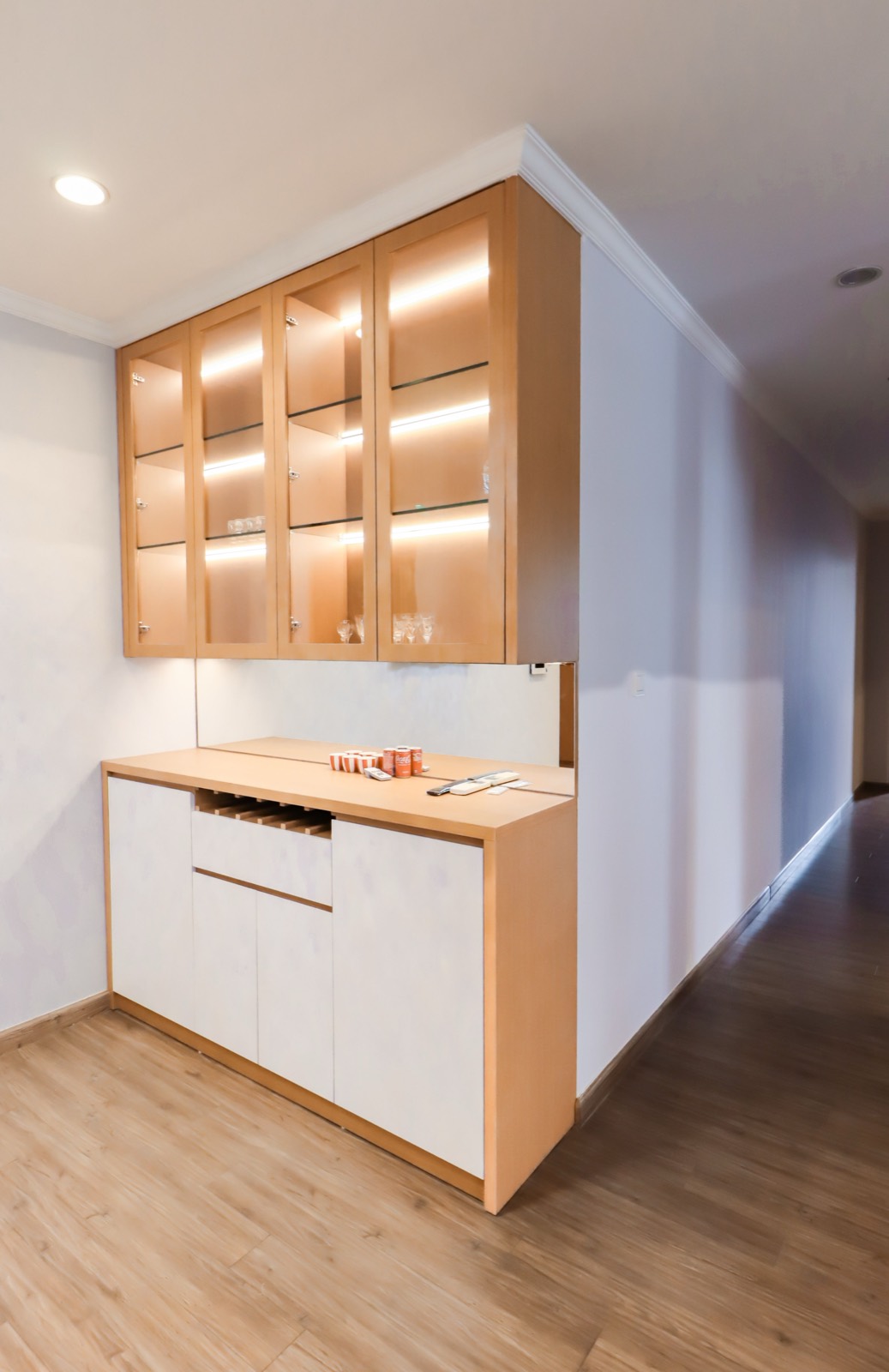 Wallpaper & Wood Finishing